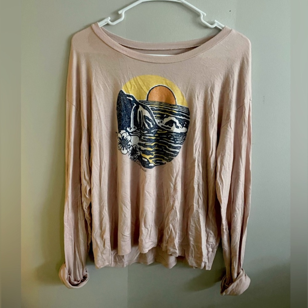 Costal Long sleeve shirt. Great for the beach and is very lightweight.